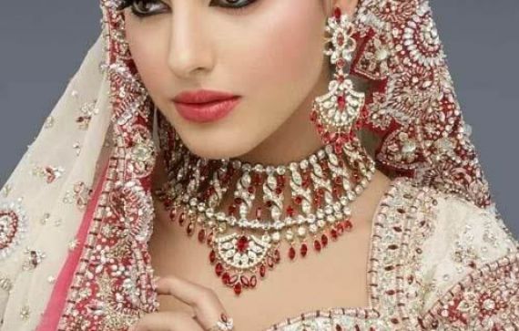 collections/indian-bridal-makeup-and-jewellery-design-neeshucom-122153.jpg