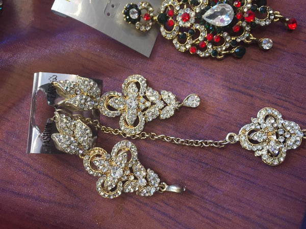SILVER GOLD DIAMONTE LONG INDIAN EARRINGS AND TIKKA SET - Asian Party Wear