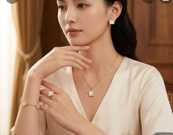 Elegant Floral Pendant Necklace, Stud Earrings, Ring, and Bracelet Set 4pcs Jewellery Gift Set