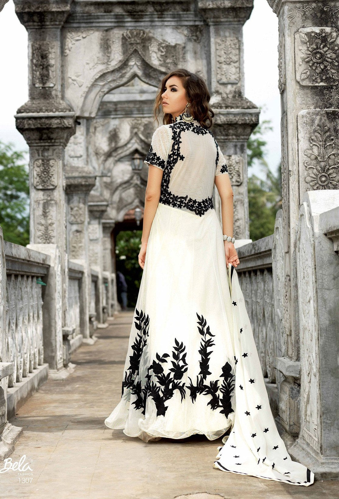 WHITE BELA INDO WESTERN STYLE INDIAN GOWN WHITE BELA INDO WESTERN STYLE INDIAN GOWN