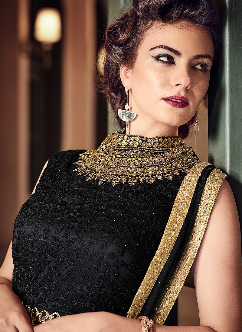 black dress indian wedding a night to remember . . . . . Indian wedding, Indian reception, Punjabi Sikh wedding, reception outfit, sari, black saree, high school sweethearts, brown girl bloggers, midsize, size 12